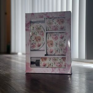 Floral Bathroom Accessory Set